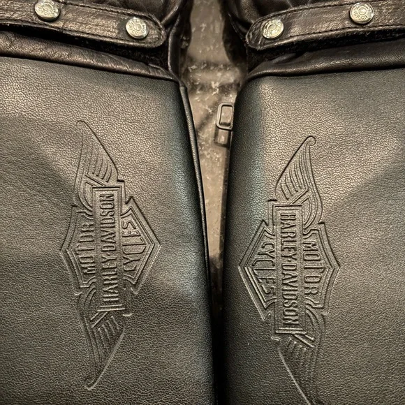 Harley-Davidson Black Leather Riding Gloves - Picture 2 of 5